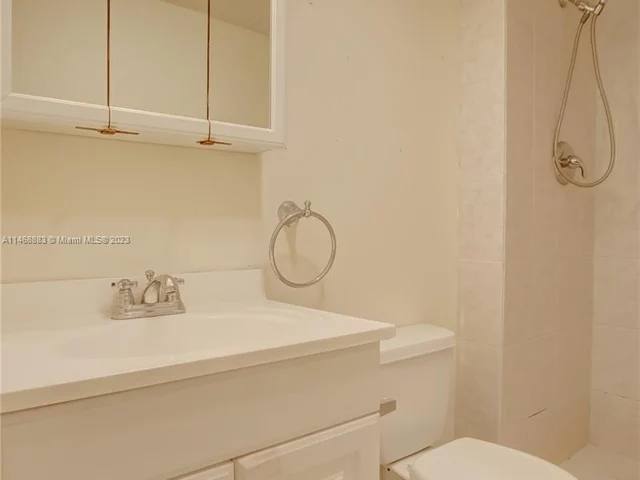 2780 NE 183rd St # 209, Aventura FL 33160