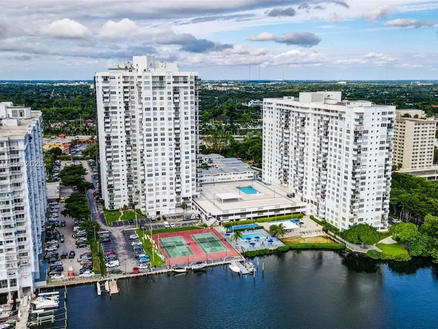 2780 NE 183rd St # 209, Aventura FL 33160