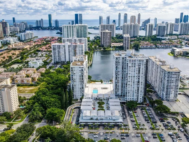 2780 NE 183rd St # 209, Aventura FL 33160