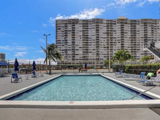 2780 NE 183rd St # 209, Aventura FL 33160