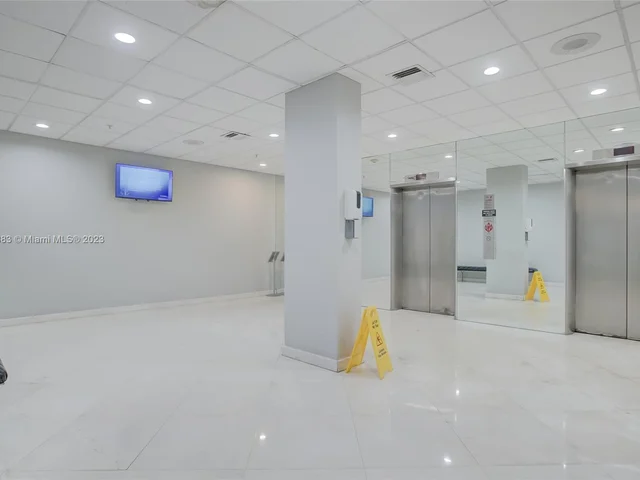 2780 NE 183rd St # 209, Aventura FL 33160