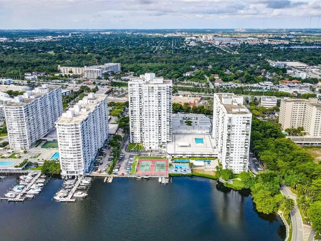 2780 NE 183rd St # 209, Aventura FL 33160