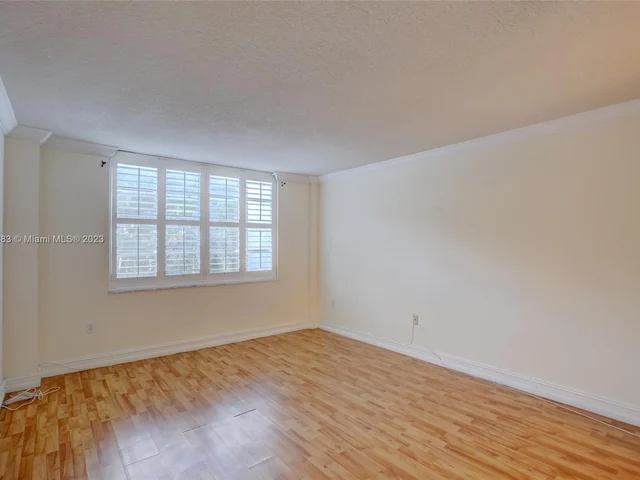 2780 NE 183rd St # 209, Aventura FL 33160