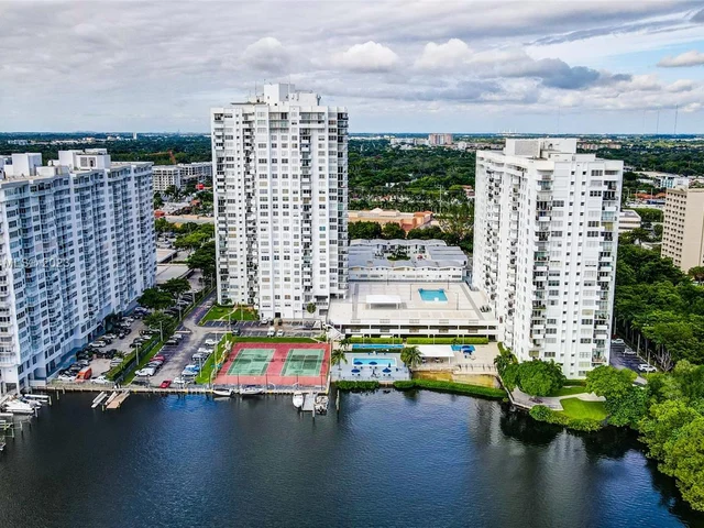 2780 NE 183rd St # 209, Aventura FL 33160
