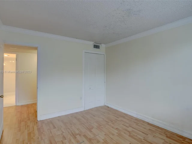 2780 NE 183rd St # 209, Aventura FL 33160