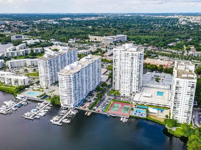 2780 NE 183rd St # 209, Aventura FL 33160