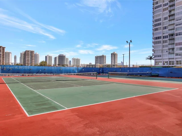 2780 NE 183rd St # 209, Aventura FL 33160