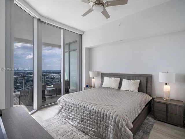 851 NE 1st Ave # 5106, Miami FL 33132