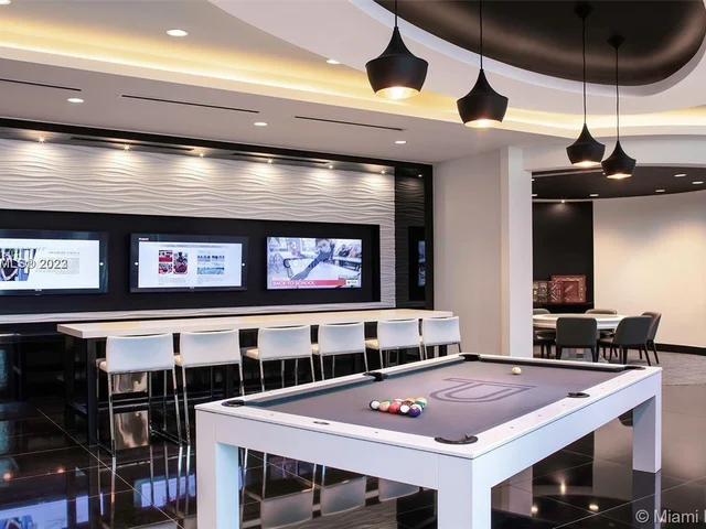 851 NE 1st Ave # 5106, Miami FL 33132