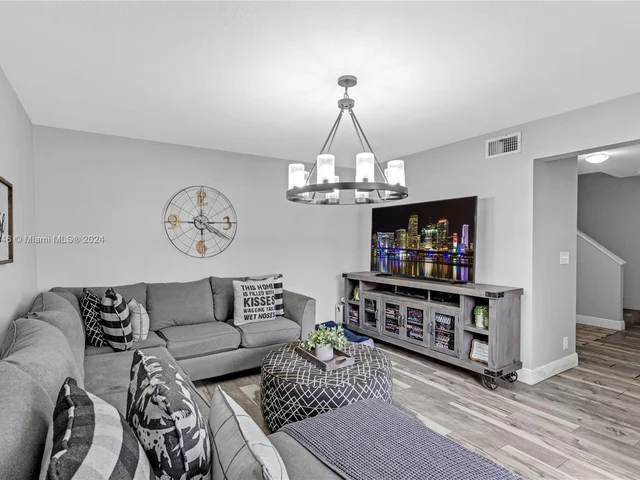 3260 Salinas Way, Miramar FL 33025