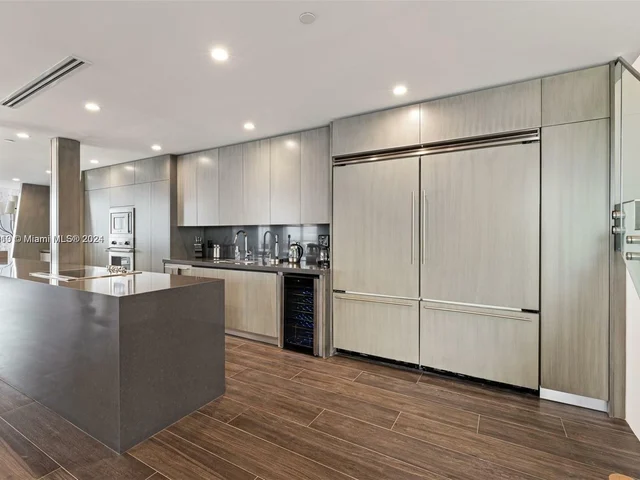 1100 Biscayne Blvd # 3507, Miami FL 33132