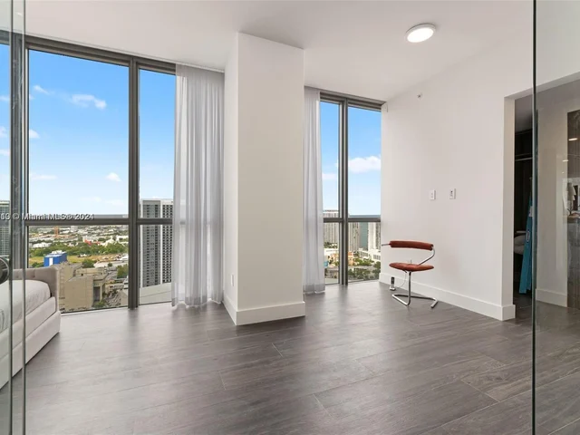 1100 Biscayne Blvd # 3507, Miami FL 33132