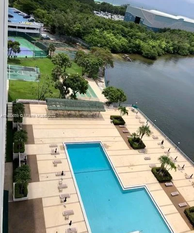 300 Bayview Dr # 1208, Sunny Isles Beach FL 33160