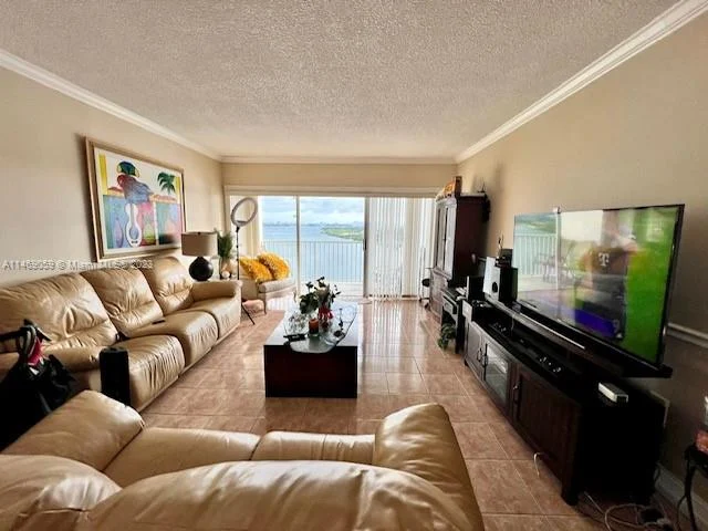300 Bayview Dr # 1208, Sunny Isles Beach FL 33160