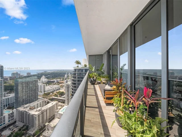 801 S Miami Ave # 5105, Miami FL 33130