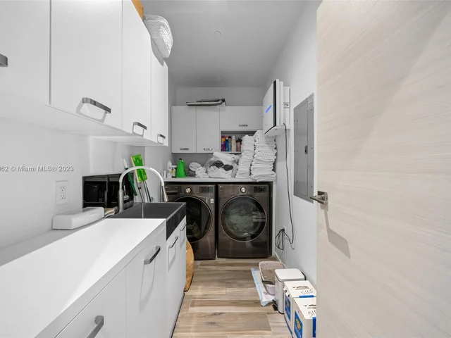 801 S Miami Ave # 5105, Miami FL 33130