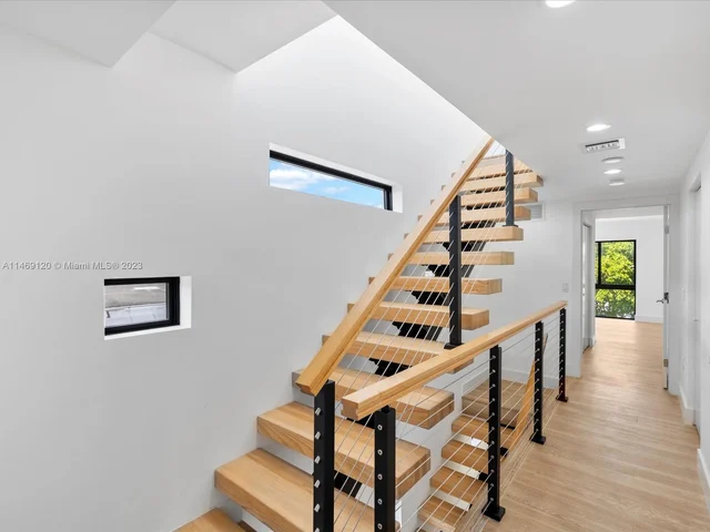 1134 71st St, Miami Beach FL 33141