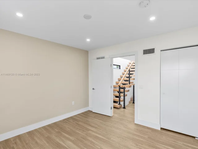 1134 71st St, Miami Beach FL 33141