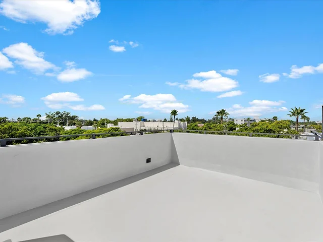 1134 71st St, Miami Beach FL 33141