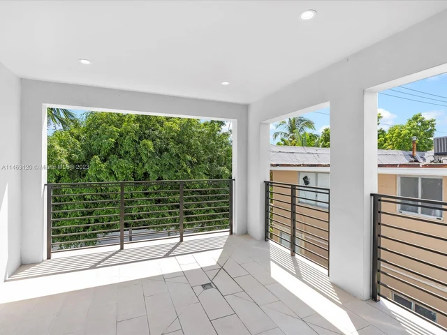 1134 71st St, Miami Beach FL 33141