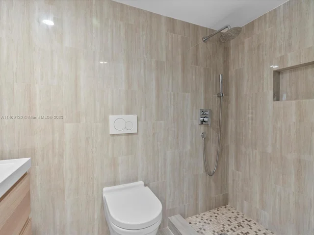 1134 71st St, Miami Beach FL 33141