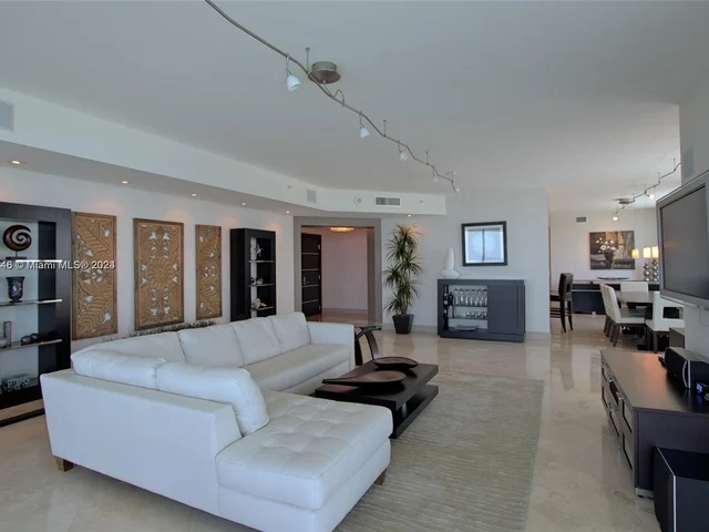 3535 S Ocean # 2102, Hollywood FL 33019