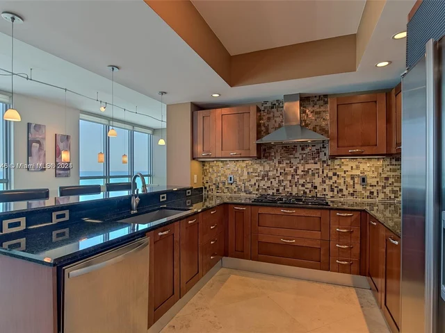 3535 S Ocean # 2102, Hollywood FL 33019