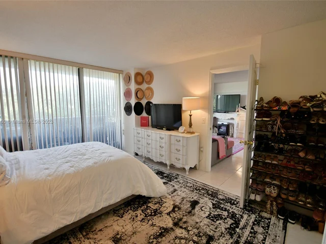 5600 N Flagler Dr # 206, West Palm Beach FL 33407