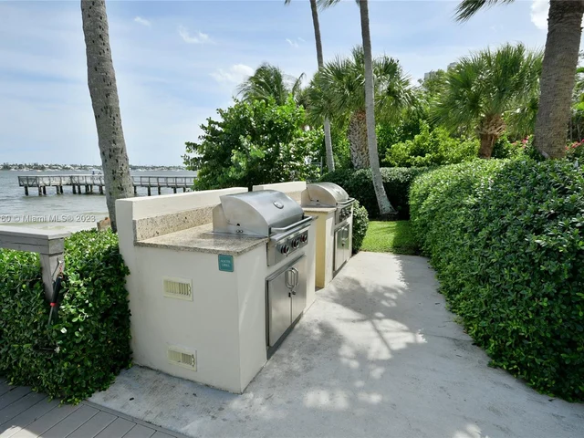 5600 N Flagler Dr # 206, West Palm Beach FL 33407