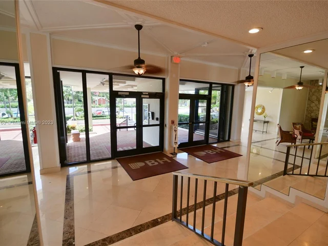 5600 N Flagler Dr # 206, West Palm Beach FL 33407