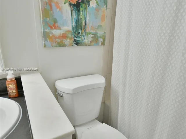 5600 N Flagler Dr # 206, West Palm Beach FL 33407