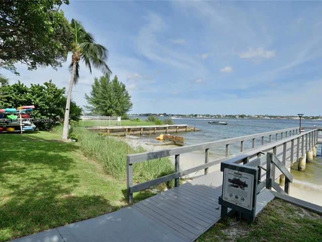 5600 N Flagler Dr # 206, West Palm Beach FL 33407