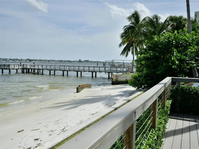 5600 N Flagler Dr # 206, West Palm Beach FL 33407