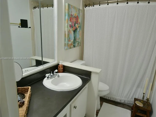 5600 N Flagler Dr # 206, West Palm Beach FL 33407