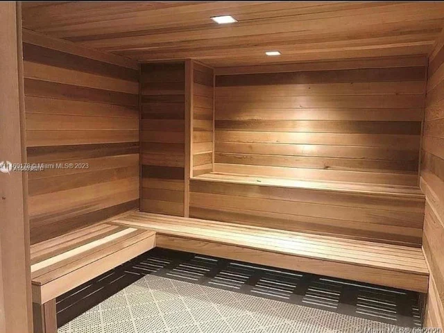 2500 Parkview Dr # 1816, Hallandale Beach FL 33009