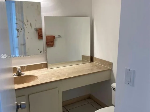 2500 Parkview Dr # 1816, Hallandale Beach FL 33009