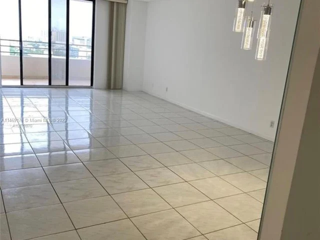 2500 Parkview Dr # 1816, Hallandale Beach FL 33009