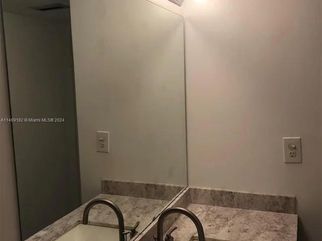 1660 NE 191st St # 1, Miami FL 33179