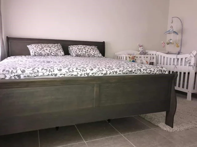 1660 NE 191st St # 1, Miami FL 33179