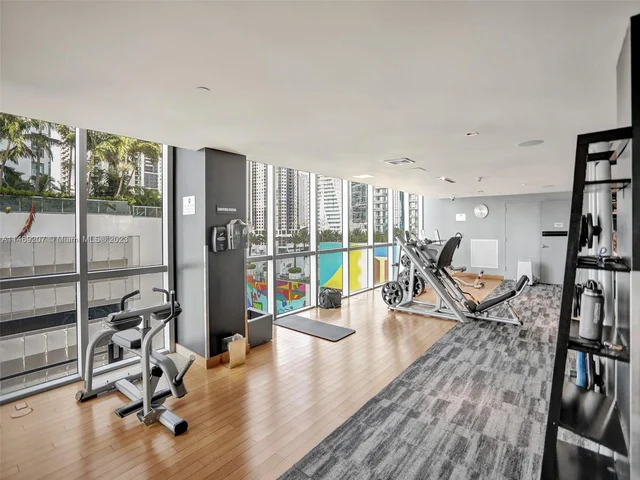 900 Biscayne Blvd # 3204, Miami FL 33132