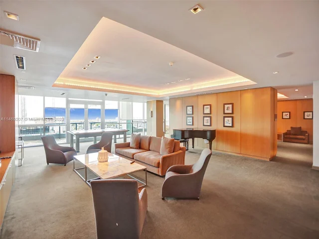 900 Biscayne Blvd # 3204, Miami FL 33132