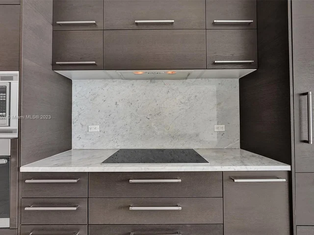 900 Biscayne Blvd # 3204, Miami FL 33132