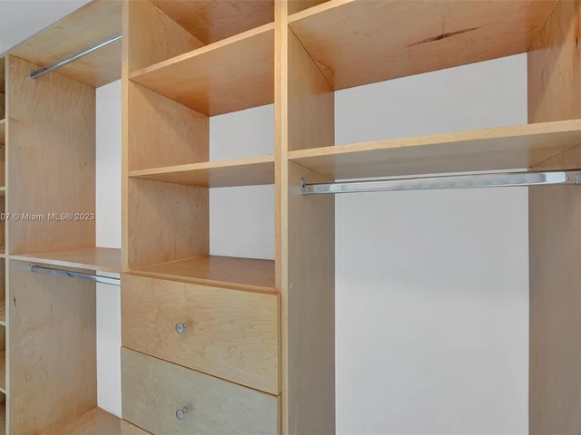 900 Biscayne Blvd # 3204, Miami FL 33132