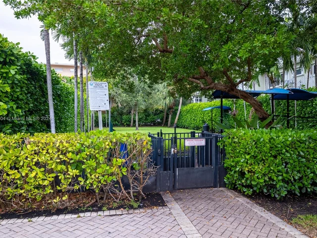 1101 98th St # 5, Bay Harbor Islands FL 33154