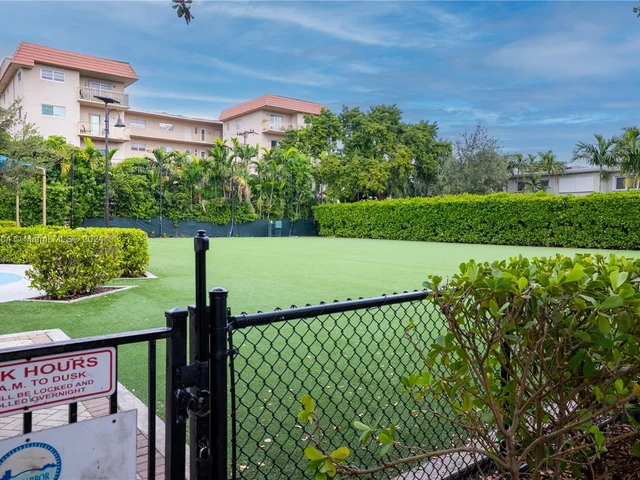 1101 98th St # 5, Bay Harbor Islands FL 33154