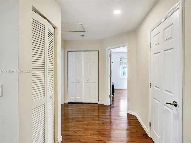 1251 Johnson Ct, Hollywood FL 33019