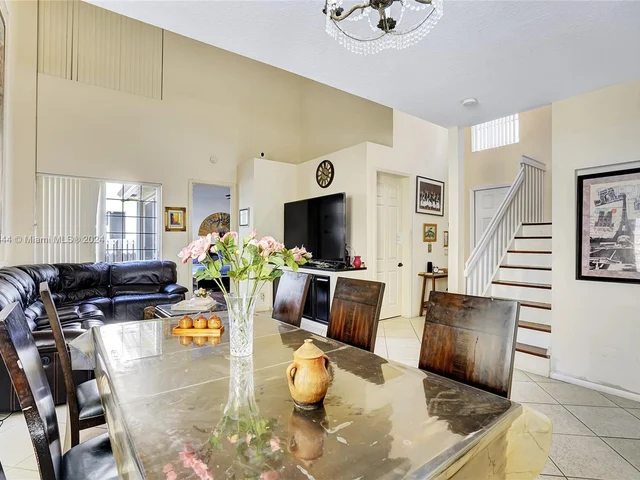 1251 Johnson Ct, Hollywood FL 33019