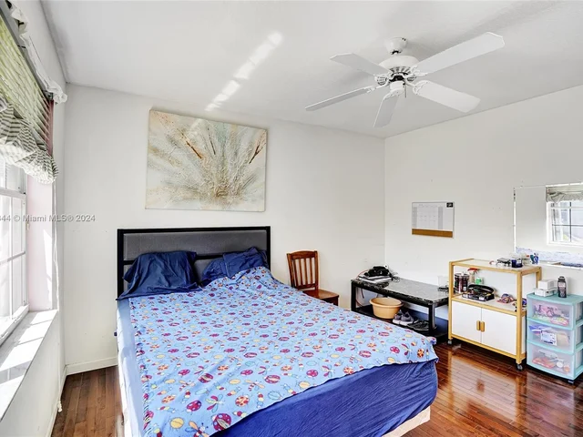 1251 Johnson Ct, Hollywood FL 33019