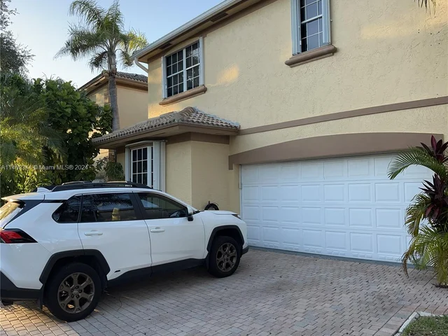 1251 Johnson Ct, Hollywood FL 33019