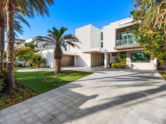 128 Ocean Blvd, Golden Beach FL 33160